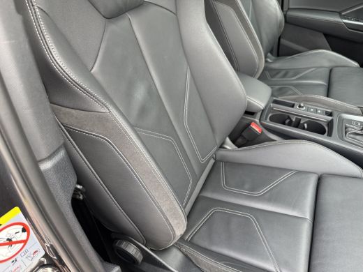 Audi Q3 45 TFSI e S Edition | trekhaak ActivLease financial lease