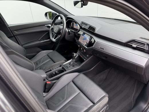 Audi Q3 45 TFSI e S Edition | trekhaak ActivLease financial lease