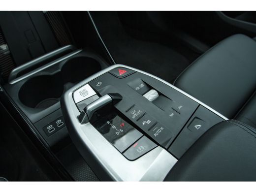 BMW 2 Serie 225e xDrive M Sport Automaat / Panoramadak / Sportstoelen / Achteruitrijcamera / M Adaptief onder... ActivLease financial lease