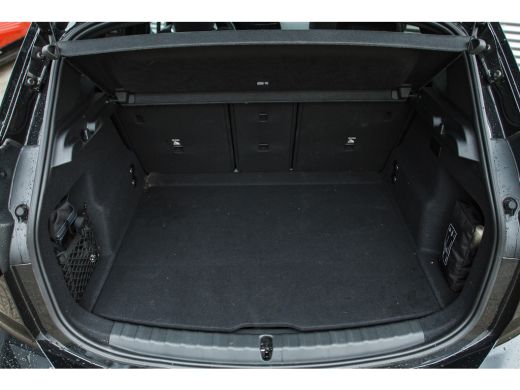 BMW 2 Serie 225e xDrive M Sport Automaat / Panoramadak / Sportstoelen / Achteruitrijcamera / M Adaptief onder... ActivLease financial lease