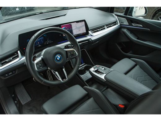 BMW 2 Serie 225e xDrive M Sport Automaat / Panoramadak / Sportstoelen / Achteruitrijcamera / M Adaptief onder... ActivLease financial lease