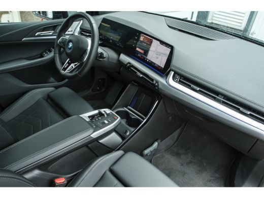 BMW 2 Serie 225e xDrive M Sport Automaat / Panoramadak / Sportstoelen / Achteruitrijcamera / M Adaptief onder... ActivLease financial lease