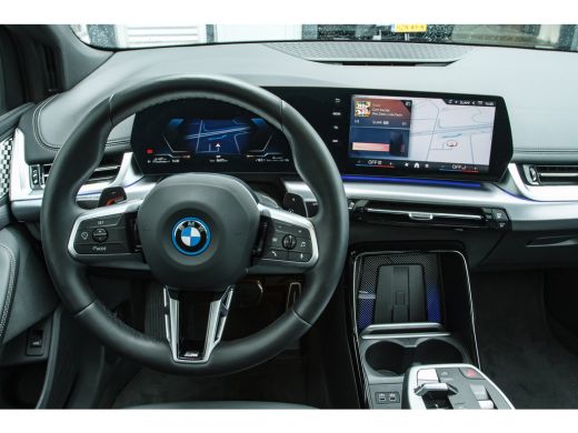 BMW 2 Serie 225e xDrive M Sport Automaat / Panoramadak / Sportstoelen / Achteruitrijcamera / M Adaptief onder... ActivLease financial lease