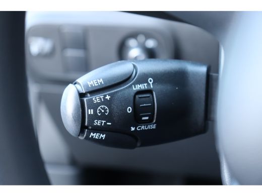 Citroën C3 Citroën 1.2 PURETECH 110PK SHINE AUTOMAAT / NAVI / CLIMA / LED / PDC / 16" LM  / BLUETOOTH / CRUI... ActivLease financial lease