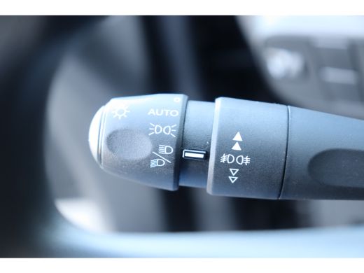 Citroën C3 Citroën 1.2 PURETECH 110PK SHINE AUTOMAAT / NAVI / CLIMA / LED / PDC / 16" LM  / BLUETOOTH / CRUI... ActivLease financial lease
