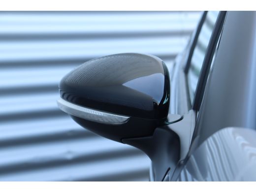 Citroën C3 Citroën 1.2 PURETECH 110PK SHINE AUTOMAAT / NAVI / CLIMA / LED / PDC / 16" LM  / BLUETOOTH / CRUI... ActivLease financial lease