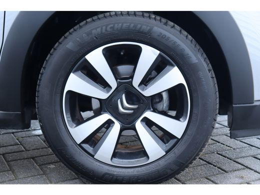 Citroën C3 Citroën 1.2 PURETECH 110PK SHINE AUTOMAAT / NAVI / CLIMA / LED / PDC / 16" LM  / BLUETOOTH / CRUI... ActivLease financial lease