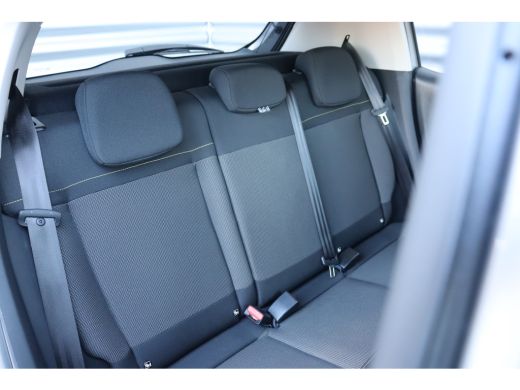 Citroën C3 Citroën 1.2 PURETECH 110PK SHINE AUTOMAAT / NAVI / CLIMA / LED / PDC / 16" LM  / BLUETOOTH / CRUI... ActivLease financial lease