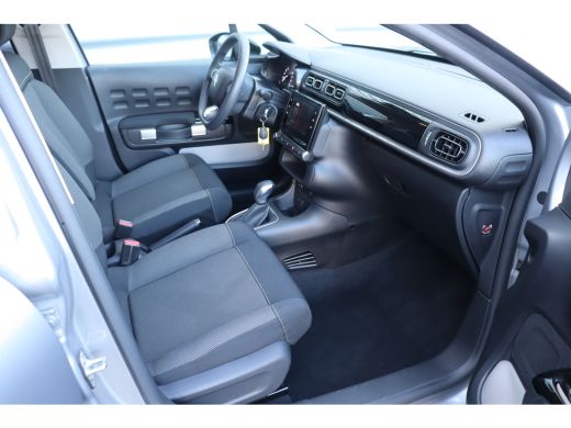 Citroën C3 Citroën 1.2 PURETECH 110PK SHINE AUTOMAAT / NAVI / CLIMA / LED / PDC / 16" LM  / BLUETOOTH / CRUI... ActivLease financial lease