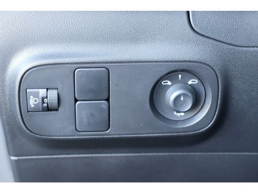 Citroën C3 Citroën 1.2 PURETECH 110PK SHINE AUTOMAAT / NAVI / CLIMA / LED / PDC / 16" LM  / BLUETOOTH / CRUI... ActivLease financial lease