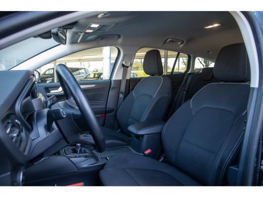 Ford Focus 1.0 EcoBoost Hybrid Titanium Style | Stoel/stuur/voorruit verwarming | Cruise | Apple Carplay/And... ActivLease financial lease