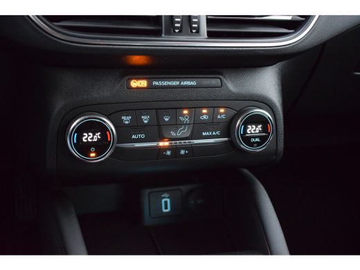 Ford Focus 1.5 EcoBlue Titanium Business | Automaat | Trekhaak | Apple CarPlay | Climate ActivLease financial lease