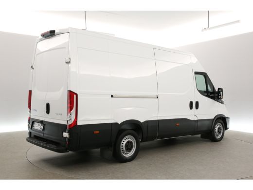 Iveco Daily 35S16V 2.3 352 L2H2 | 157PK | 3500kg Trekgew. | Automaat | Airco | Parkeersensoren | 3 Persoons ActivLease financial lease