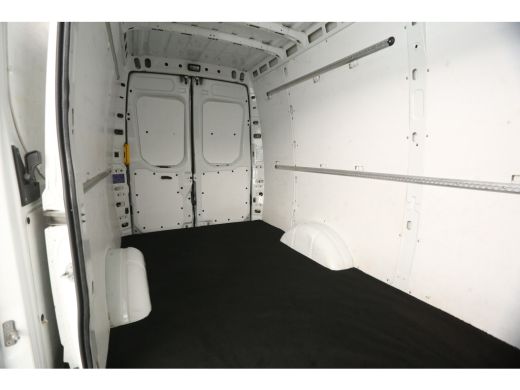 Iveco Daily 35S16V 2.3 352 L2H2 | 157PK | 3500kg Trekgew. | Automaat | Airco | Parkeersensoren | 3 Persoons ActivLease financial lease