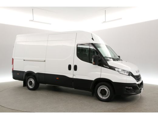 Iveco Daily 35S16V 2.3 352 L2H2 | 157PK | 3500kg Trekgew. | Automaat | Airco | Parkeersensoren | 3 Persoons ActivLease financial lease