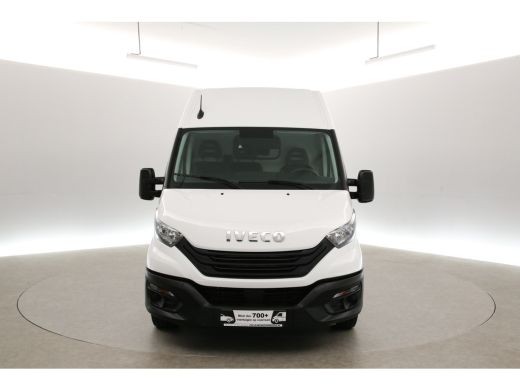 Iveco Daily 35S16V 2.3 352 L2H2 | 157PK | 3500kg Trekgew. | Automaat | Airco | Parkeersensoren | 3 Persoons ActivLease financial lease
