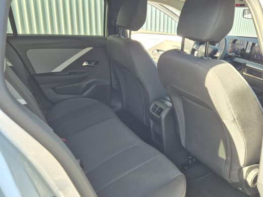 Opel Astra Sports Tourer 1.2 110PK Turbo | Business Edition | Achteruitrijcamera | 1x AGR | Stoel - stuurver... ActivLease financial lease