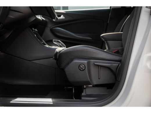 Opel Grandland X 1.6 Turbo Hybrid4 Business Elegance | Trekhaak | Navi | Clima | Camera | Apple Carplay/Android Au... ActivLease financial lease