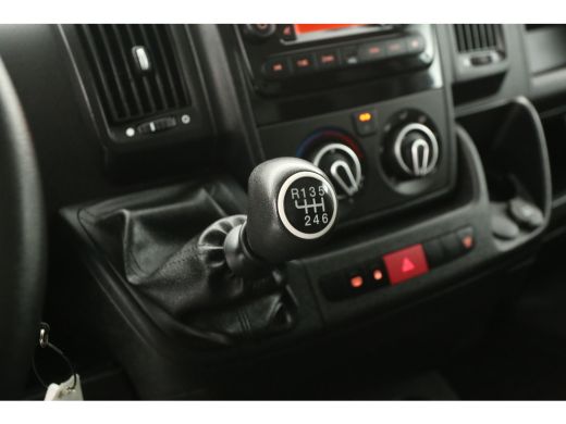 Opel Movano 2.2D 140PK | Bakwagen | Laadklep | Laadbak | 3 Persoons | Airco | Cruise ActivLease financial lease