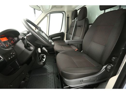 Opel Movano 2.2D 140PK | Bakwagen | Laadklep | Laadbak | 3 Persoons | Airco | Cruise ActivLease financial lease