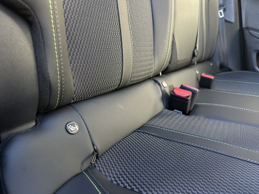 Peugeot 2008 1.2 Hybrid 136 GT | Achterbank in delen neerklapbaar | Achteruitrijcamera | Airco (automatisch) ActivLease financial lease