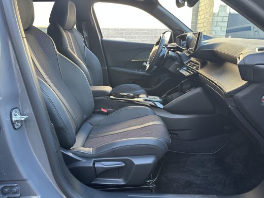 Peugeot 2008 1.2 Hybrid 136 GT | Achterbank in delen neerklapbaar | Achteruitrijcamera | Airco (automatisch) ActivLease financial lease