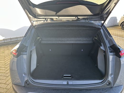 Peugeot 2008 1.2 Hybrid 136 GT | Achterbank in delen neerklapbaar | Achteruitrijcamera | Airco (automatisch) ActivLease financial lease