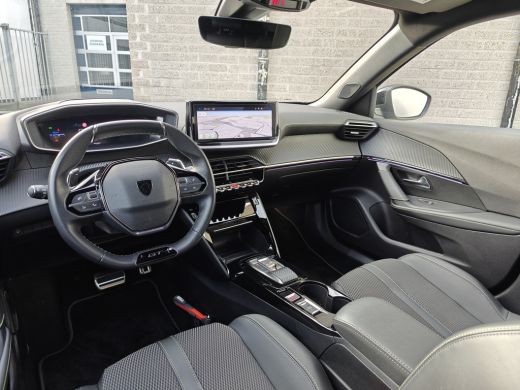 Peugeot 2008 1.2 Hybrid 136 GT | Achterbank in delen neerklapbaar | Achteruitrijcamera | Afwijkende dakkleur ActivLease financial lease