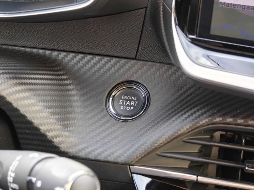 Peugeot 2008 1.2 Hybrid 136 GT | Achterbank in delen neerklapbaar | Achteruitrijcamera | Afwijkende dakkleur ActivLease financial lease