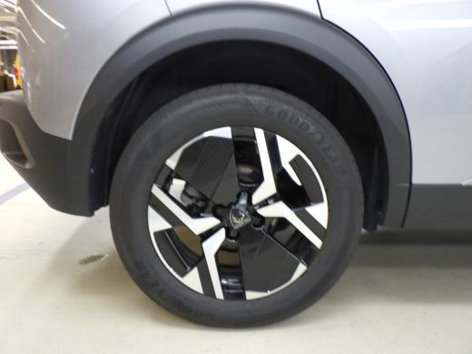 Peugeot 2008 1.2 PureTech 100 Allure | Achterbank in delen neerklapbaar | Airco (automatisch) | Apple Carplay/... ActivLease financial lease