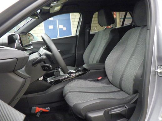 Peugeot 2008 1.2 PureTech 100 Allure | Achterbank in delen neerklapbaar | Airco (automatisch) | Apple Carplay/... ActivLease financial lease