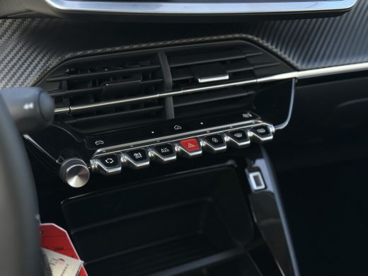 Peugeot 208 1.2 Hybrid 110 e-DCS6 Style | Achterspoiler | Airco | Cruise control ActivLease financial lease