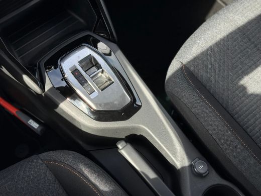 Peugeot 208 1.2 Hybrid 110 e-DCS6 Style Automaat | Airco | Cruise control | Parkeersensoren achter | Led | Ap... ActivLease financial lease