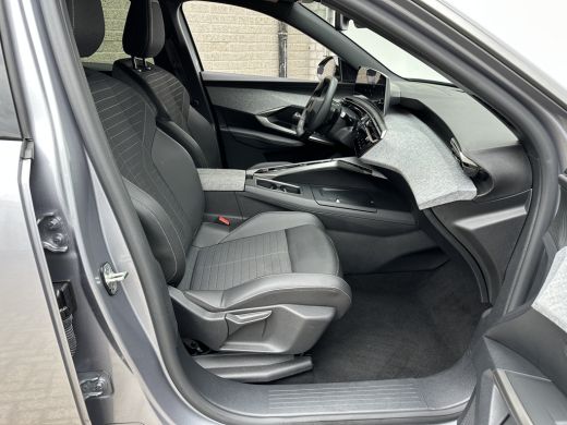 Peugeot 3008 1.2 Hybrid 136 Allure | Achterbank in delen neerklapbaar | Achteruitrijcamera | Apple Carplay/And... ActivLease financial lease