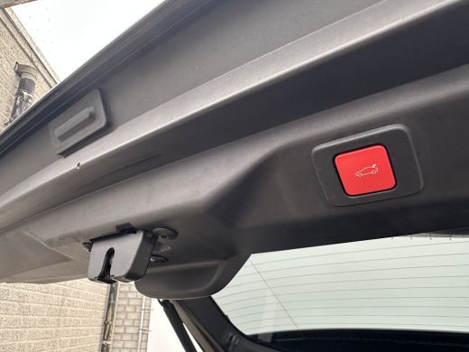 Peugeot 3008 1.2 Hybrid 136 GT | Achterbank in delen neerklapbaar | Achteruitrijcamera | Apple Carplay/Android... ActivLease financial lease