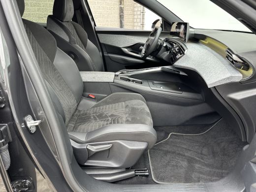 Peugeot 3008 1.2 Hybrid 136 GT | Achterbank in delen neerklapbaar | Achteruitrijcamera | Apple Carplay/Android... ActivLease financial lease