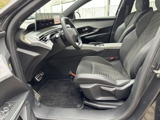 Peugeot 3008 1.2 Hybrid 136 GT | Achterbank in delen neerklapbaar | Achteruitrijcamera | Apple Carplay/Android... ActivLease financial lease