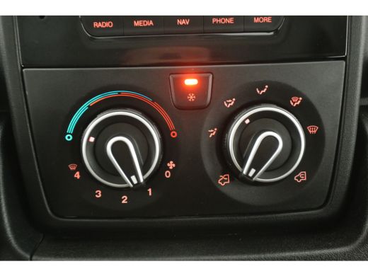 Peugeot Boxer 335 2.2 BlueHDi L3H2 | 140PK | DC | Airco | Camera | Cruise | Navi | Parkeersensoren | Trekhaak ActivLease financial lease