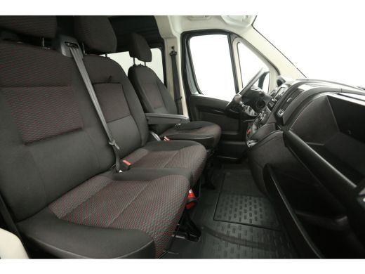 Peugeot Boxer 335 2.2 BlueHDi L3H2 | 140PK | DC | Airco | Camera | Cruise | Navi | Parkeersensoren | Trekhaak ActivLease financial lease