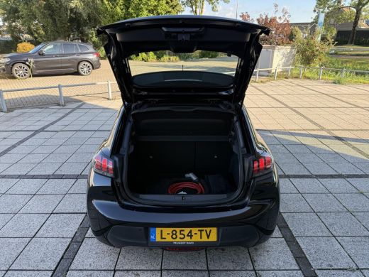 Peugeot e-208 EV Aut. Active Pack 50 kWh | Navi | Carplay | Stoel Verwarming | Cruise Control | ActivLease financial lease