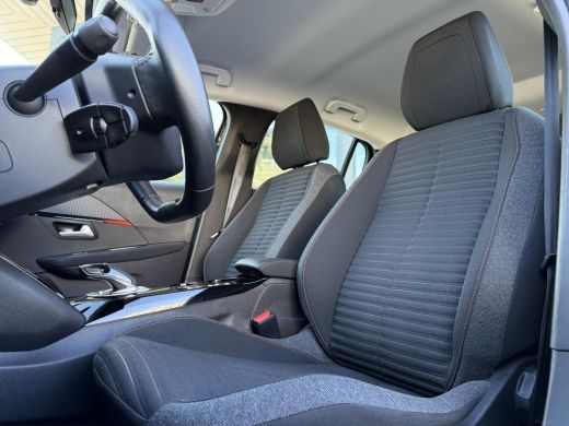 Peugeot e-208 EV Aut. Active Pack 50 kWh | Navi | Carplay | Stoel Verwarming | Cruise Control | ActivLease financial lease