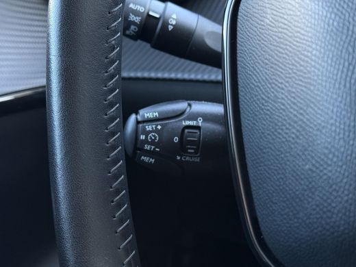 Peugeot e-208 EV Aut. Active Pack 50 kWh | Navi | Carplay | Stoel Verwarming | Cruise Control | ActivLease financial lease