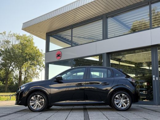 Peugeot e-208 EV Aut. Active Pack 50 kWh | Navi | Carplay | Stoel Verwarming | Cruise Control | ActivLease financial lease
