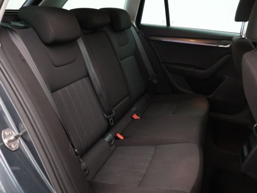 Skoda Octavia Combi 1.0 TSI DSG AUT. STYLE BUSINESS + DIGITALE COCKPIT | SFEERVERLICHTING | CARPLAY | CANTON | ... ActivLease financial lease