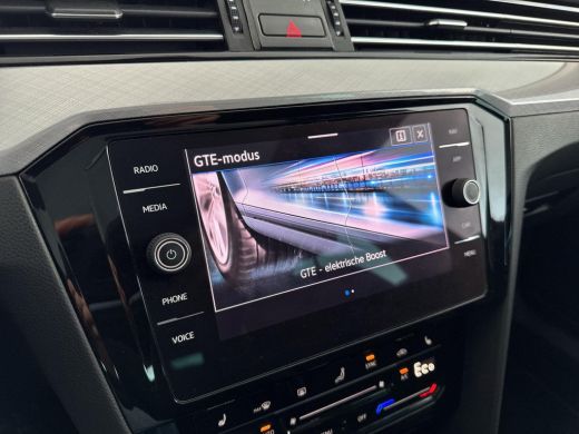 Volkswagen Passat Variant 1.4 TSI PHEV GTE Business | 218 pk | Pano Dak | Trekhaak | IQ Light | ActivLease financial lease