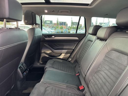 Volkswagen Passat Variant 1.4 TSI PHEV GTE Business | 218 pk | Pano Dak | Trekhaak | IQ Light | ActivLease financial lease
