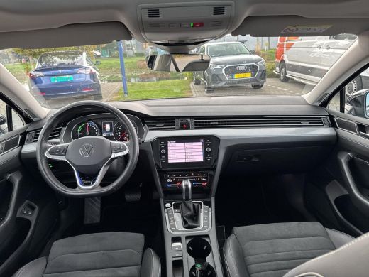 Volkswagen Passat Variant 1.4 TSI PHEV GTE Business | 218 pk | Pano Dak | Trekhaak | IQ Light | ActivLease financial lease