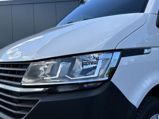 Volkswagen Transporter 2.0 TDI / L1H1 / 1e EIG. / IMPERIAAL / TREKHAAK / AIRCO / BIJRIJDERSBANK / PDC ActivLease financial lease