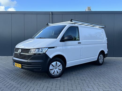 Volkswagen Transporter 2.0 TDI / L1H1 / 1e EIG. / IMPERIAAL / TREKHAAK / AIRCO / BIJRIJDERSBANK / PDC ActivLease financial lease