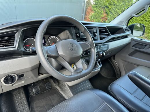 Volkswagen Transporter 2.0 TDI / L1H1 / 1e EIG. / IMPERIAAL / TREKHAAK / AIRCO / BIJRIJDERSBANK / PDC ActivLease financial lease